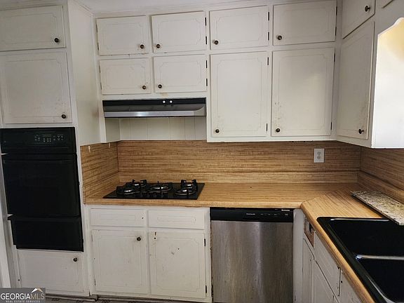 5th image of 898 Pine Roc Dr