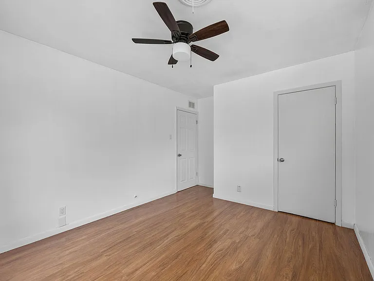 8011 Pistol Ln — Photo 9
