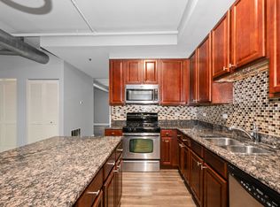 327 Front St UNIT 2203, Lemont, IL 60439