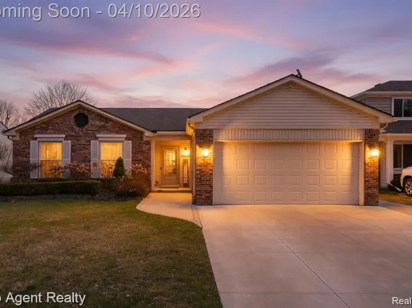 16115 Bayham Ct, Clinton Township, MI 48038