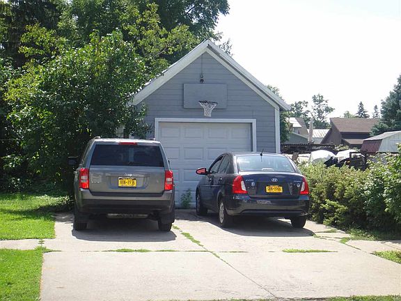 4th image of 302 Rensselaer Ave