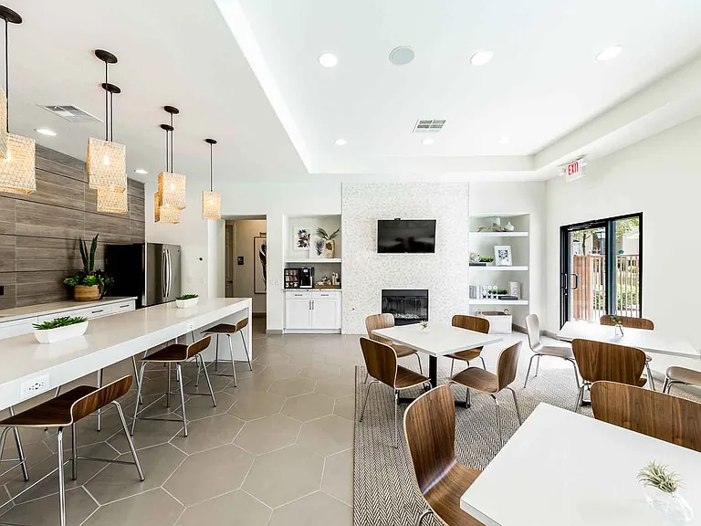 THE CLUBS AT RHODES RANCH APARTMENT HOMES — Photo 21