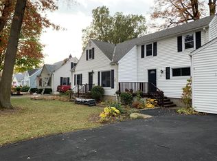 182 Inwood Blvd, Avon Lake, OH 44012