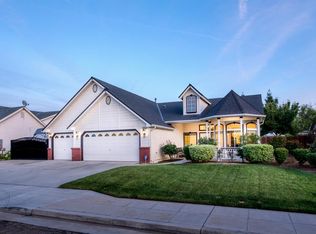 2542 Lexington Ave, Clovis, CA 93619