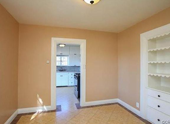 5th image of 1018 N Laurel Ave