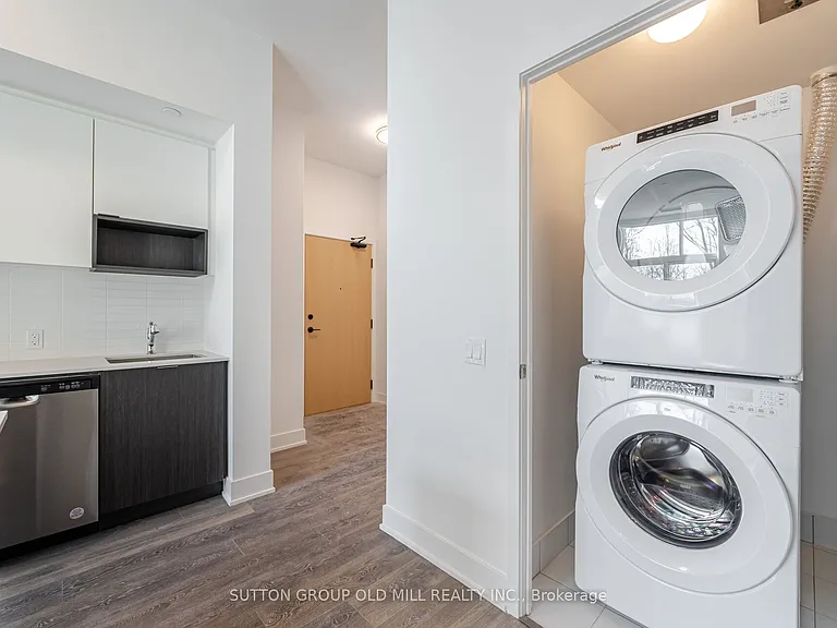 204 Burnhamthorpe Rd E #104 — Photo 34
