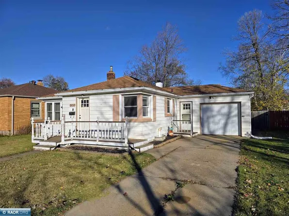 2434 9th Ave E, Hibbing, MN 55746