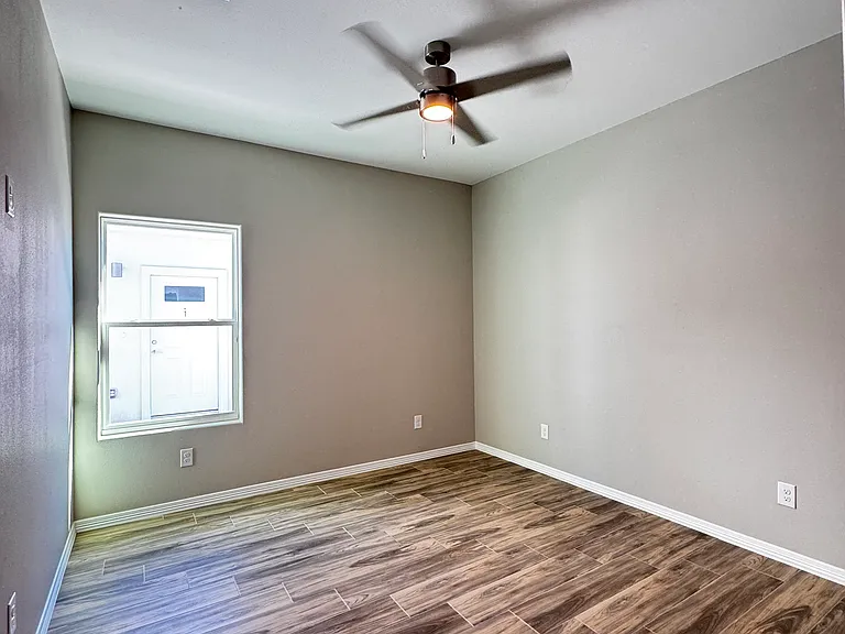 4204 Walnut Ave #4 — Photo 10