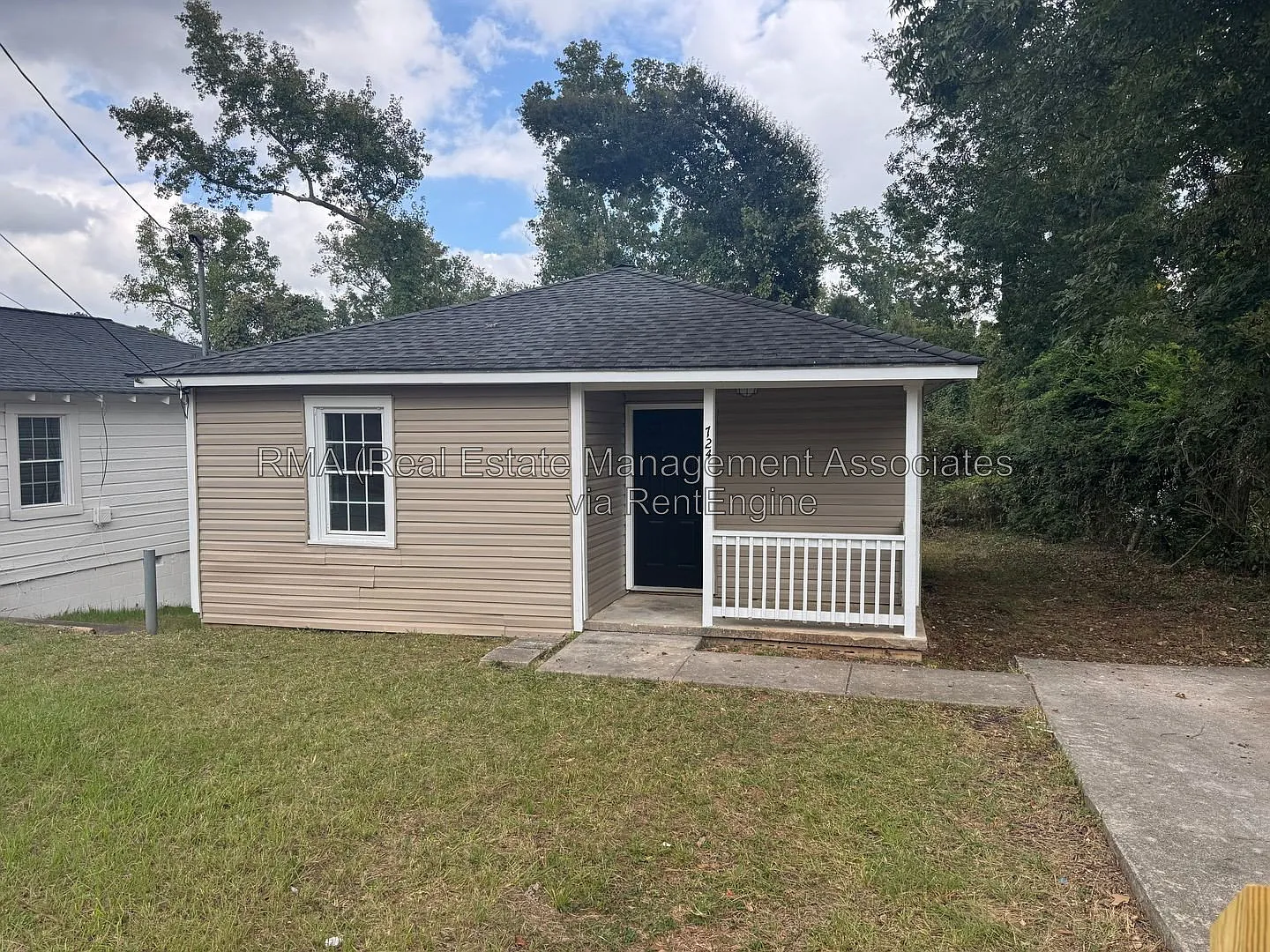 2 bed, 1.0 bath, 800 sqft, $1,000 — Photo 1