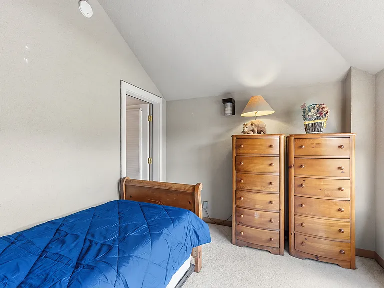 Bonus bedroom or office - top floor