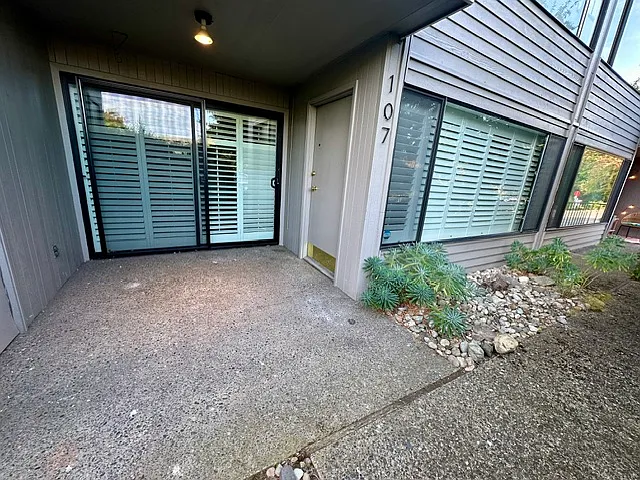 1 bed, 712 sqft, $2,450 — Photo 2