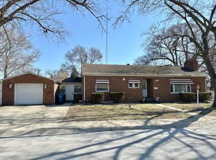 595 Beckman Dr, Kankakee, IL 60901