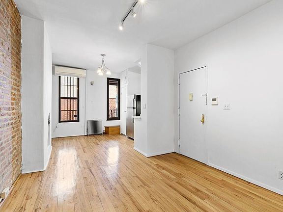 2nd image of 590 6th Ave APT 2