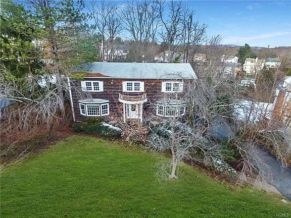 4th image of 8 Maplewood Ln