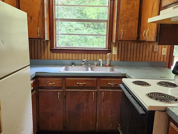 3rd image of 2131 Woodside Dr