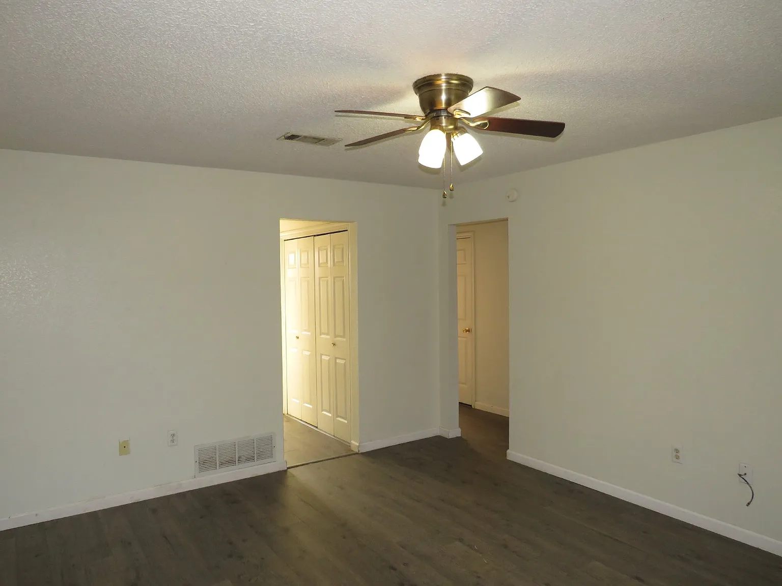 142 Wolf Rd — Photo 4