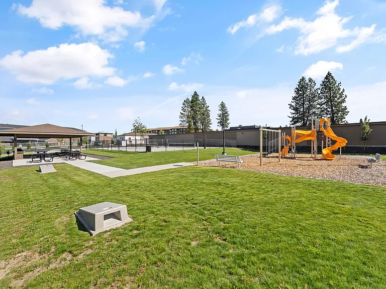 Magnesium Village Apartments — Photo 12