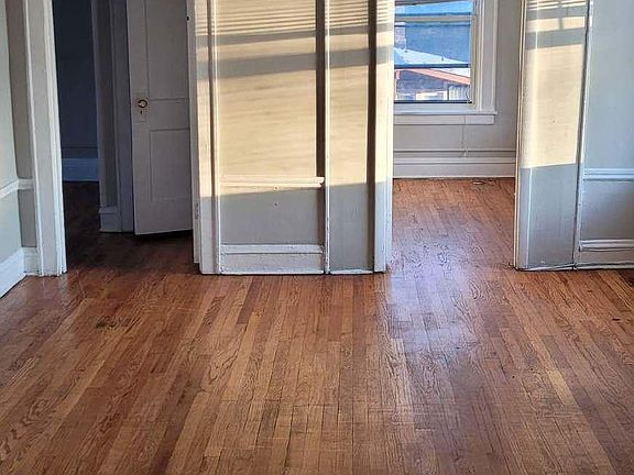 4th image of 937 N Austin Blvd #3N