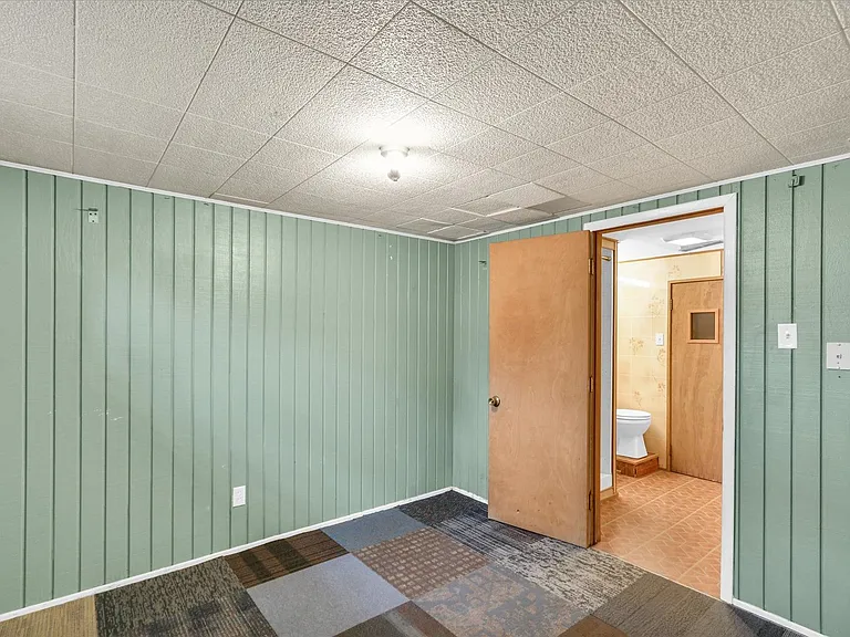 502 E Washington St — Photo 24