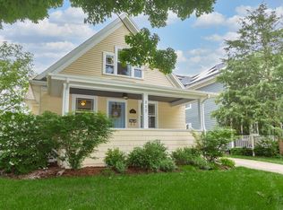 317 Prairie Ave, Libertyville, IL