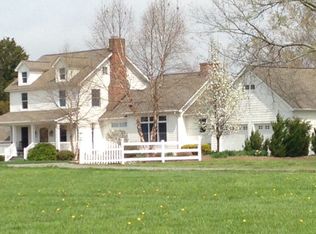 221 Poynt Landing Rd, Urbanna, VA 23175