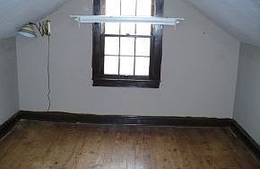 4th image of 347 Ellis Ln