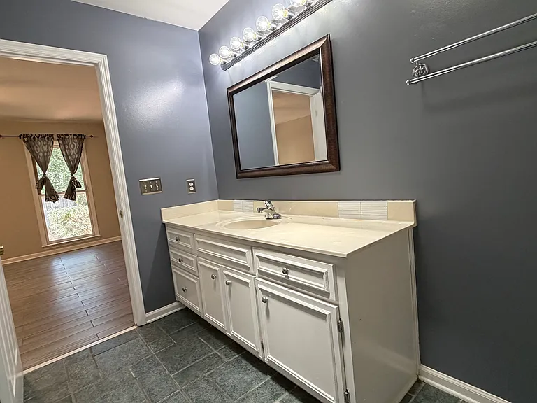 1343 Maplebrook Dr — Photo 18