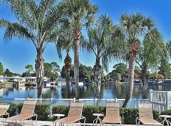2nd image of 111 Poinsettia Dr