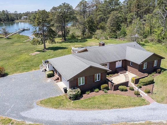 3rd image of 1661 Town Point Rd