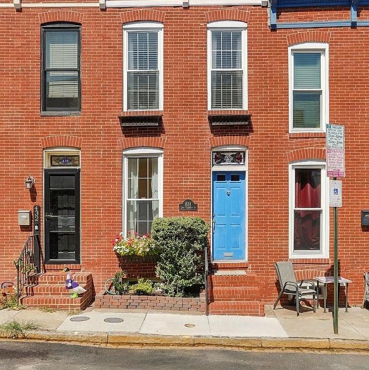 1st image of 434 E Clement St