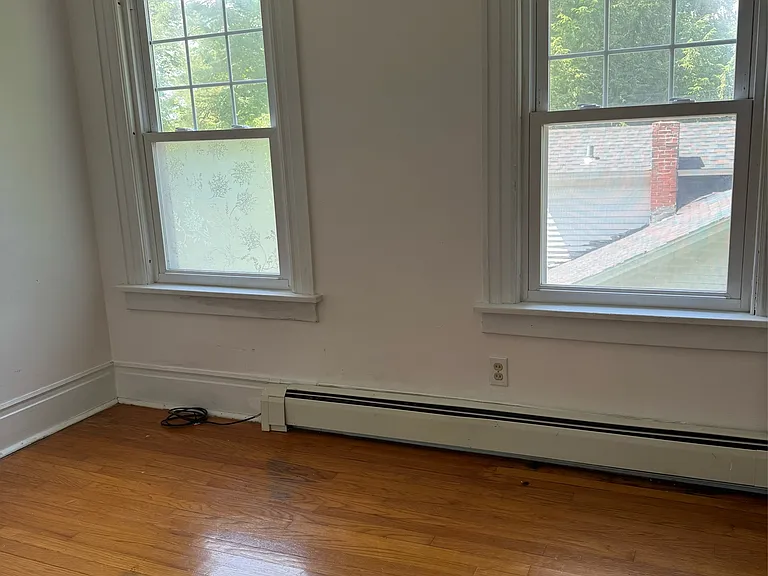 36 Beverly Pl — Photo 12