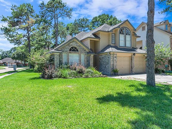 2nd image of 8326 Lake Crystal Dr