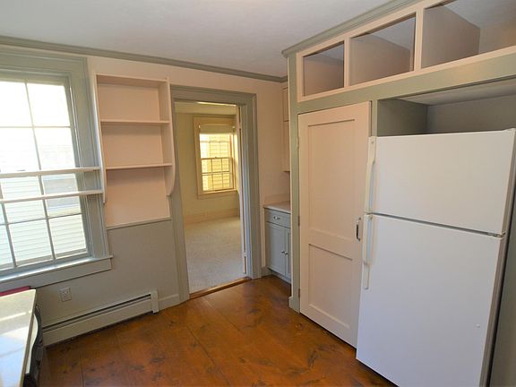 5th image of 125 Derby St #C