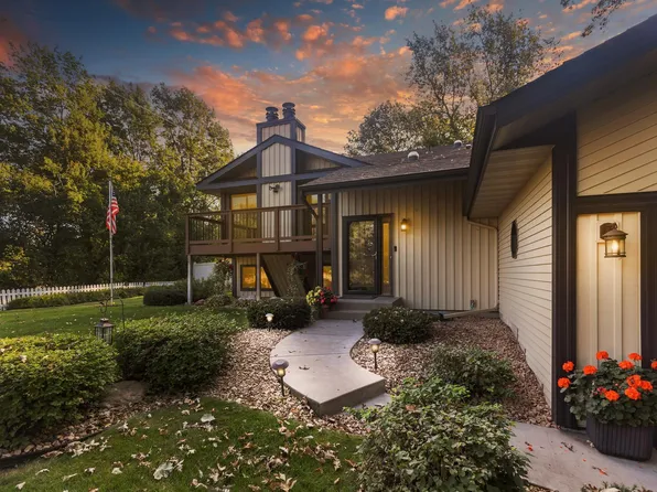15001 1st Ave S, Burnsville, MN 55306
