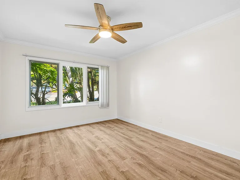 Windansea Apartments — Photo 30