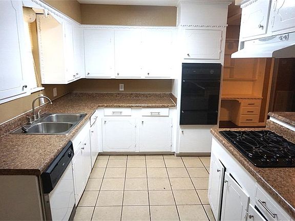 5th image of 619 Saddle Rock Dr