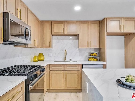 4th image of 14802 Seaforth Avenue