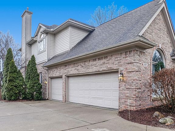 3rd image of 4845 Birdie Ln
