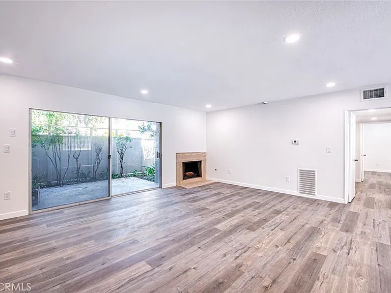 522 W Sierra Madre Blvd #B — Photo 7