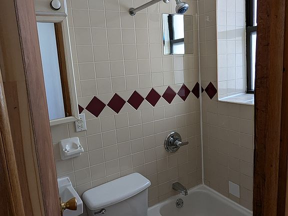 5th image of 230 W 95th St APT 53