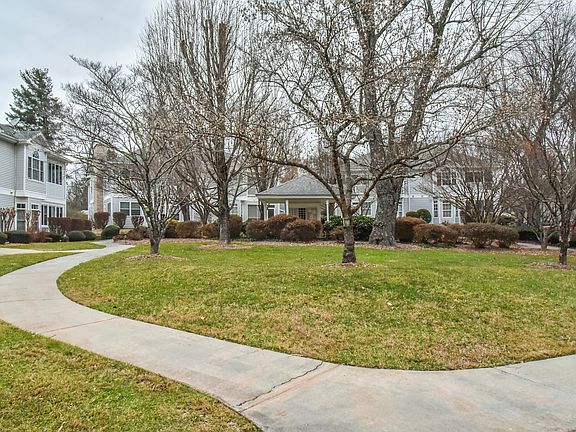 Common areas, manicured 