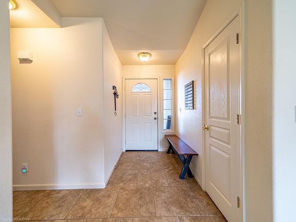 956 Paramount Way-23