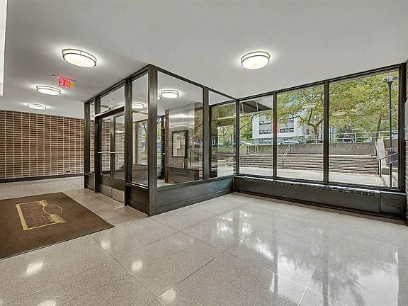 4th image of 971 Jerome St APT 3L
