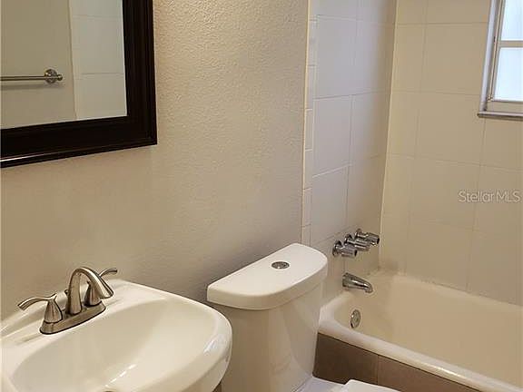 2nd image of 511 S Albany Ave APT 1