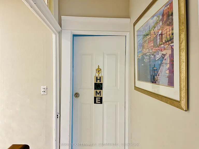 218 Heath St W #2 — Photo 4