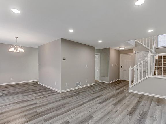4th image of 301 Bridge Ln SE