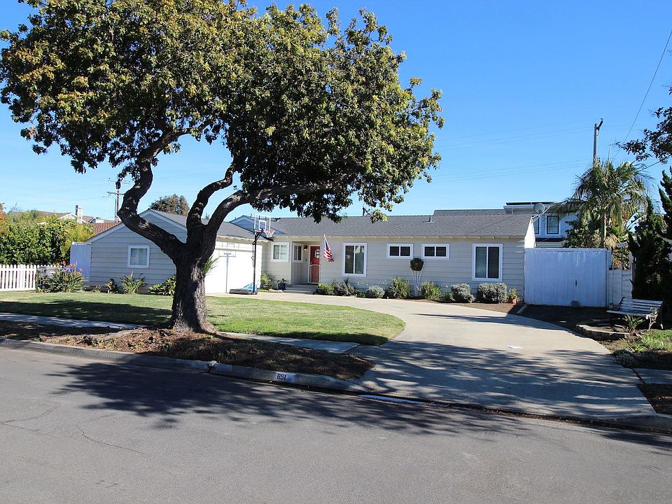 1st image of 851 Balboa Ave