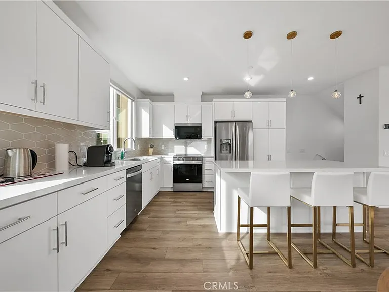 637 S Lyon St — Photo 10