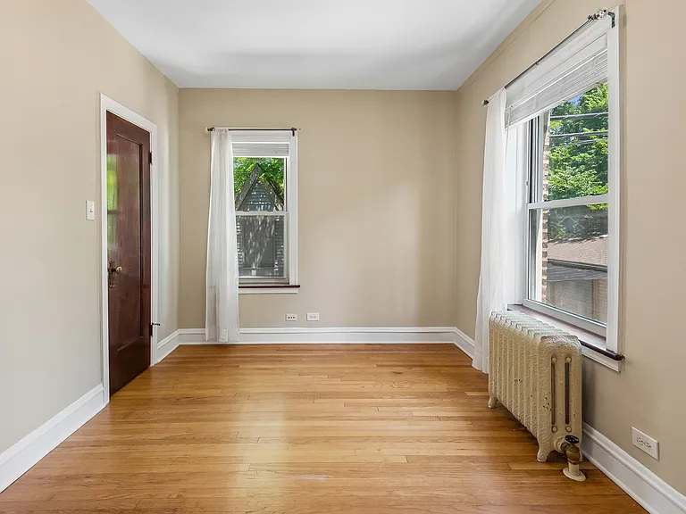 2018 W Greenleaf Ave #1F — Photo 9