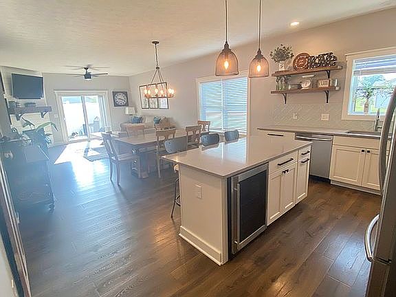 5th image of 4579 Creekside Dr